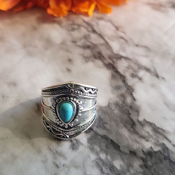 Irregular Band Ring Inlaid with Artificial Turquoise Decorative Bohemian Ring - Picture 5 of 12